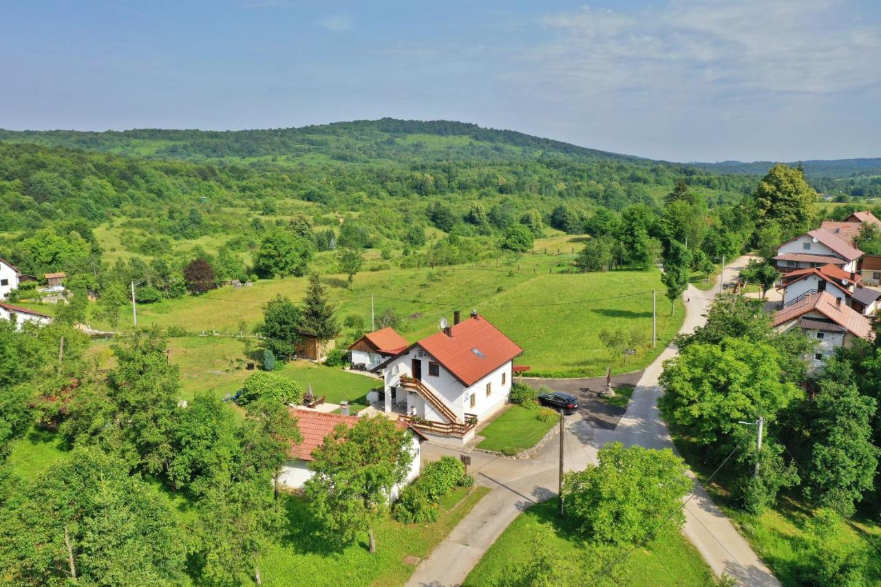 Guest House Family Dukic Раковица Екстер'єр фото